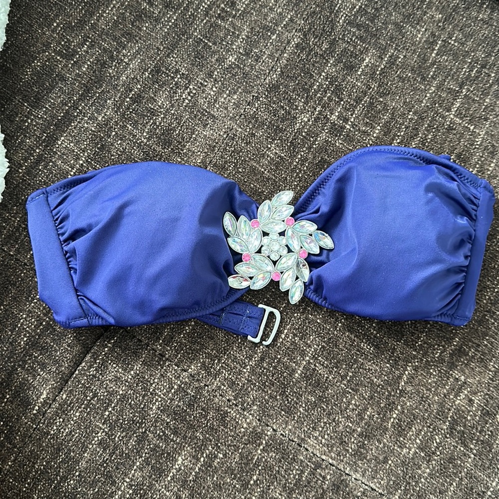 Victory ‘s secret swim top